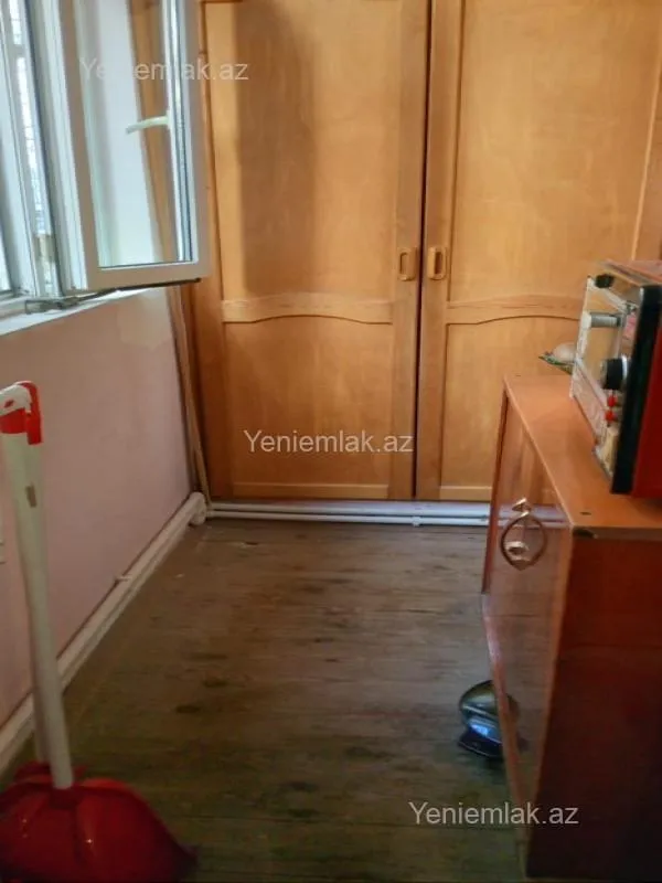 Satılır 2 otaqlı köhnə tikili 60 m²
