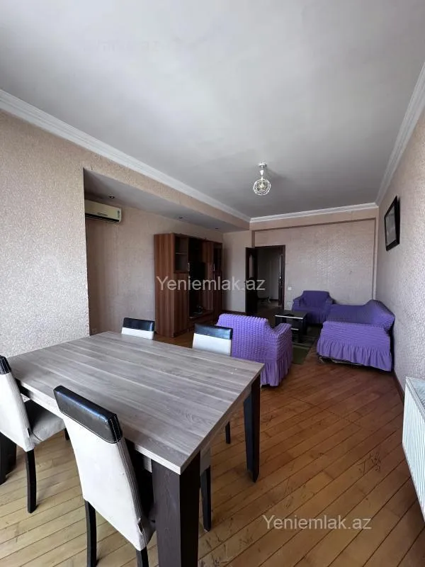 Satılır 2 otaqlı köhnə tikili 60 m²