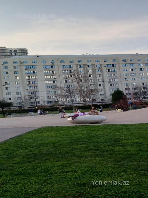 Satılır 2 otaqlı köhnə tikili 60 m²