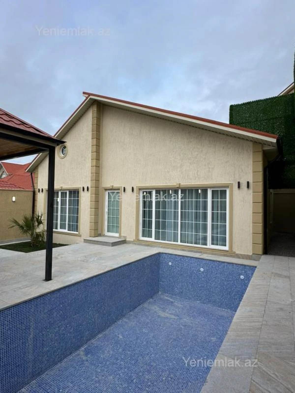 Satılır 4 otaqlı həyət evi 140 m²