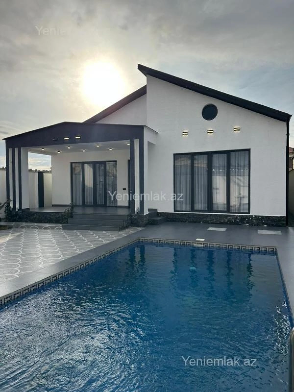 Satılır 4 otaqlı həyət evi 180 m²