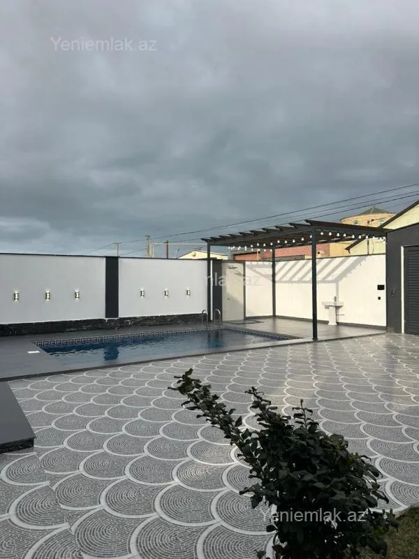 Satılır 4 otaqlı həyət evi 180 m²