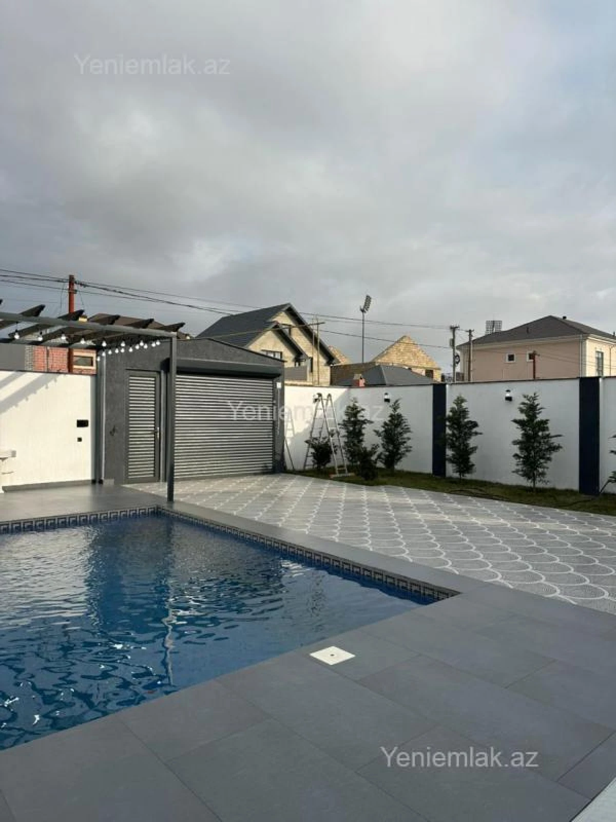 Satılır 4 otaqlı həyət evi 180 m²