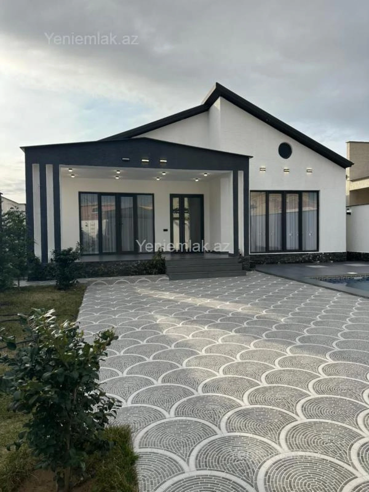Satılır 4 otaqlı həyət evi 180 m²