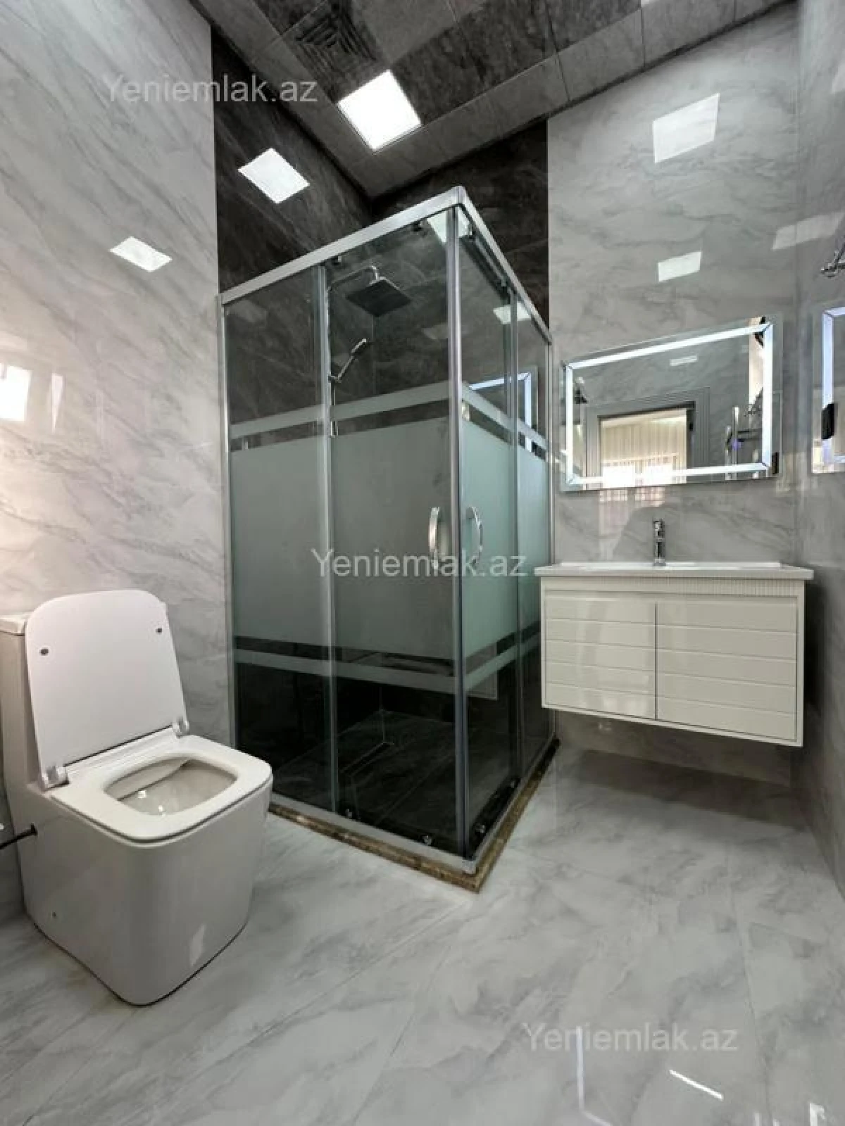 Satılır 4 otaqlı həyət evi 180 m²