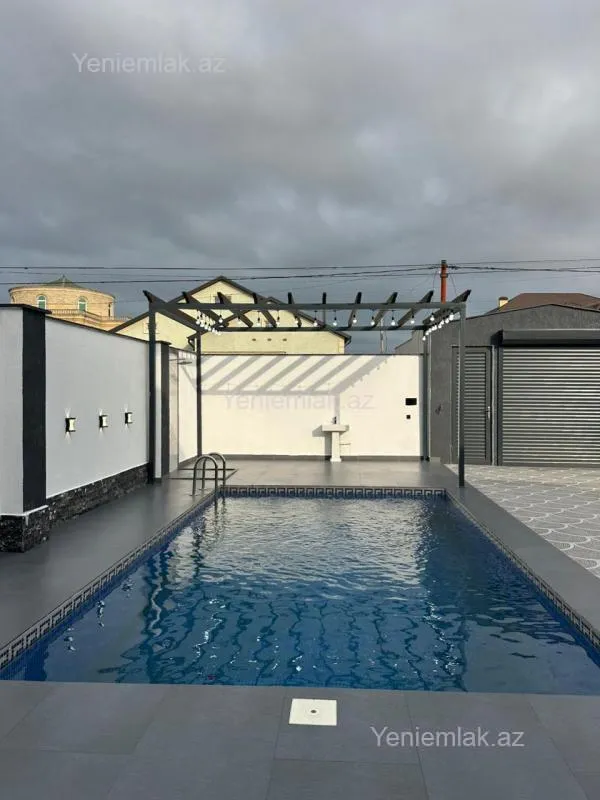 Satılır 4 otaqlı həyət evi 180 m²