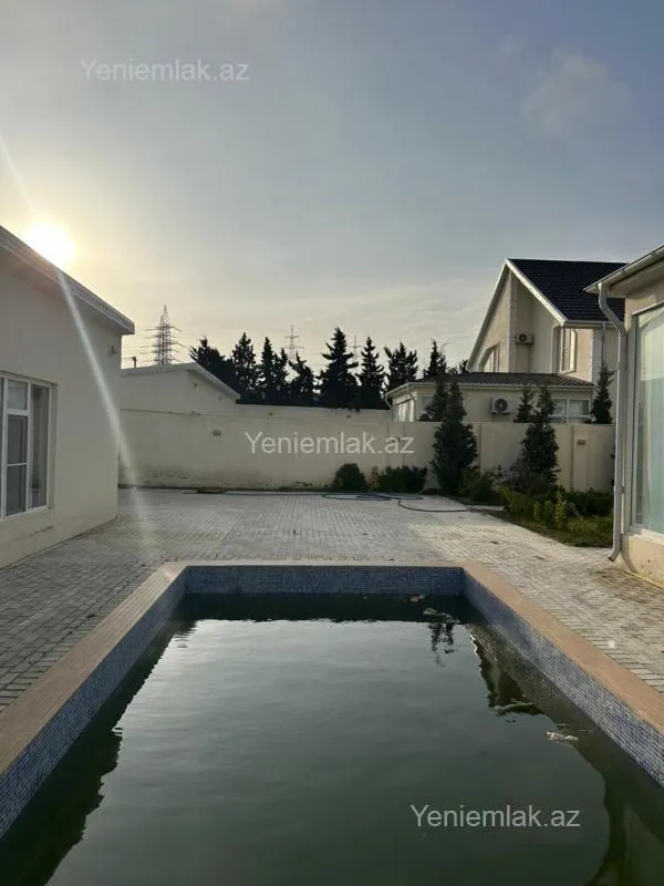Satılır 5 otaqlı həyət evi 220 m²