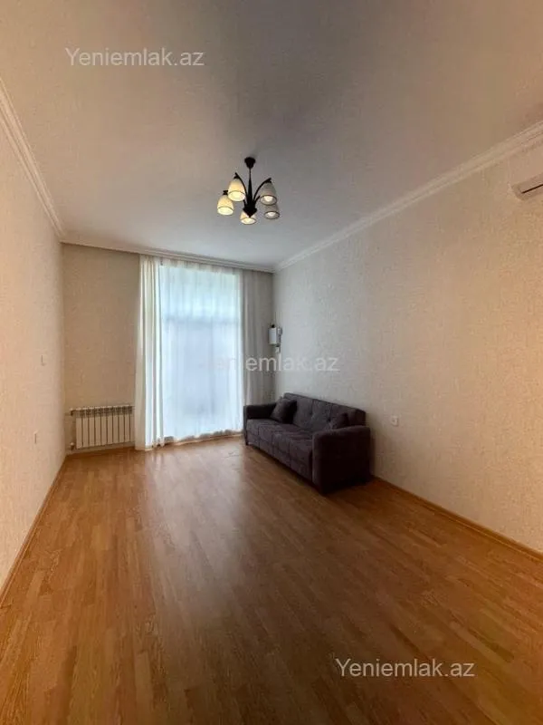 Satılır 5 otaqlı həyət evi 220 m²