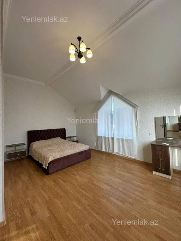 Satılır 5 otaqlı həyət evi 220 m²