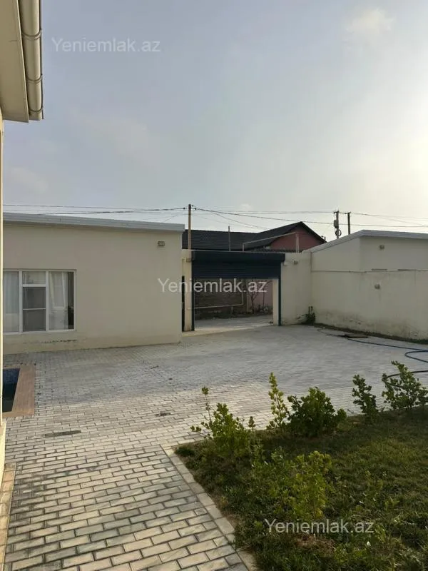 Satılır 5 otaqlı həyət evi 220 m²