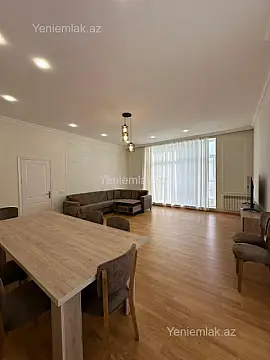 Satılır 5 otaqlı həyət evi 220 m²