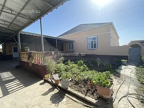 Satılır 7 otaqlı həyət evi 250 m² — Salyan 7 otaq 250.00 m²