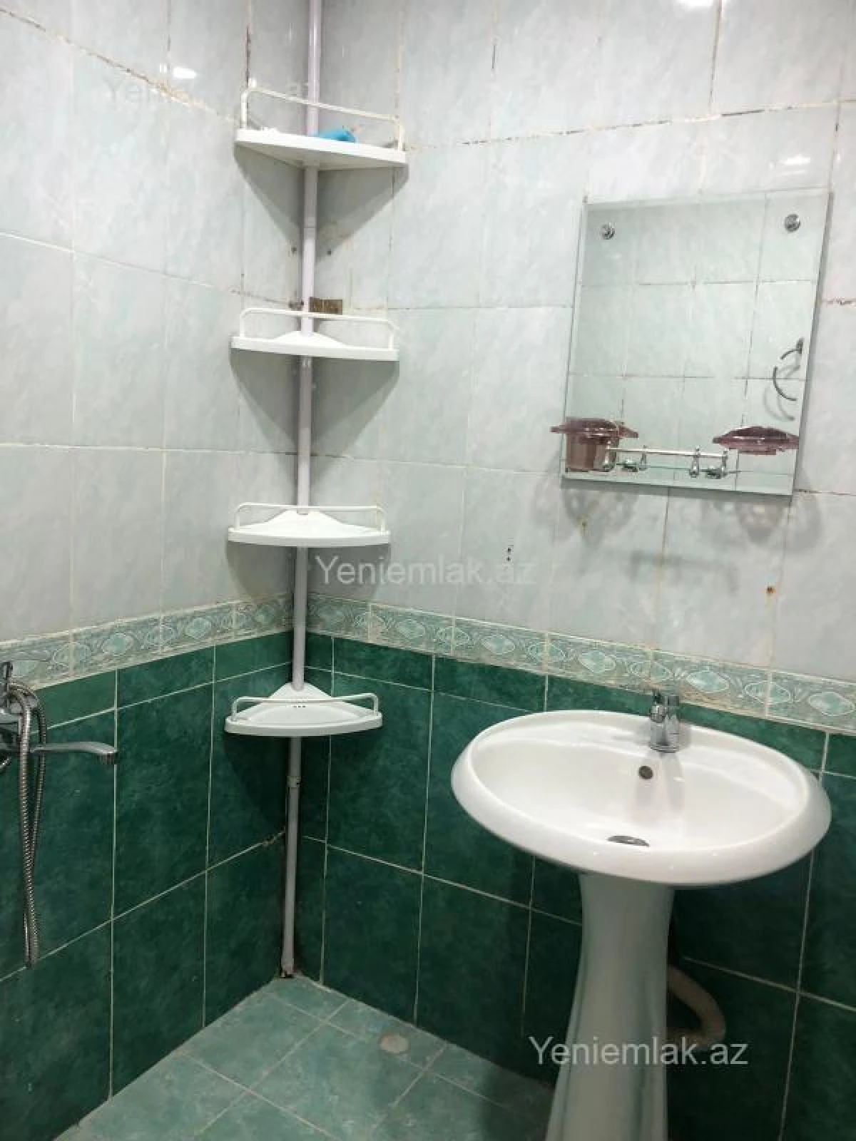 Satılır 2 otaqlı köhnə tikili 58 m²