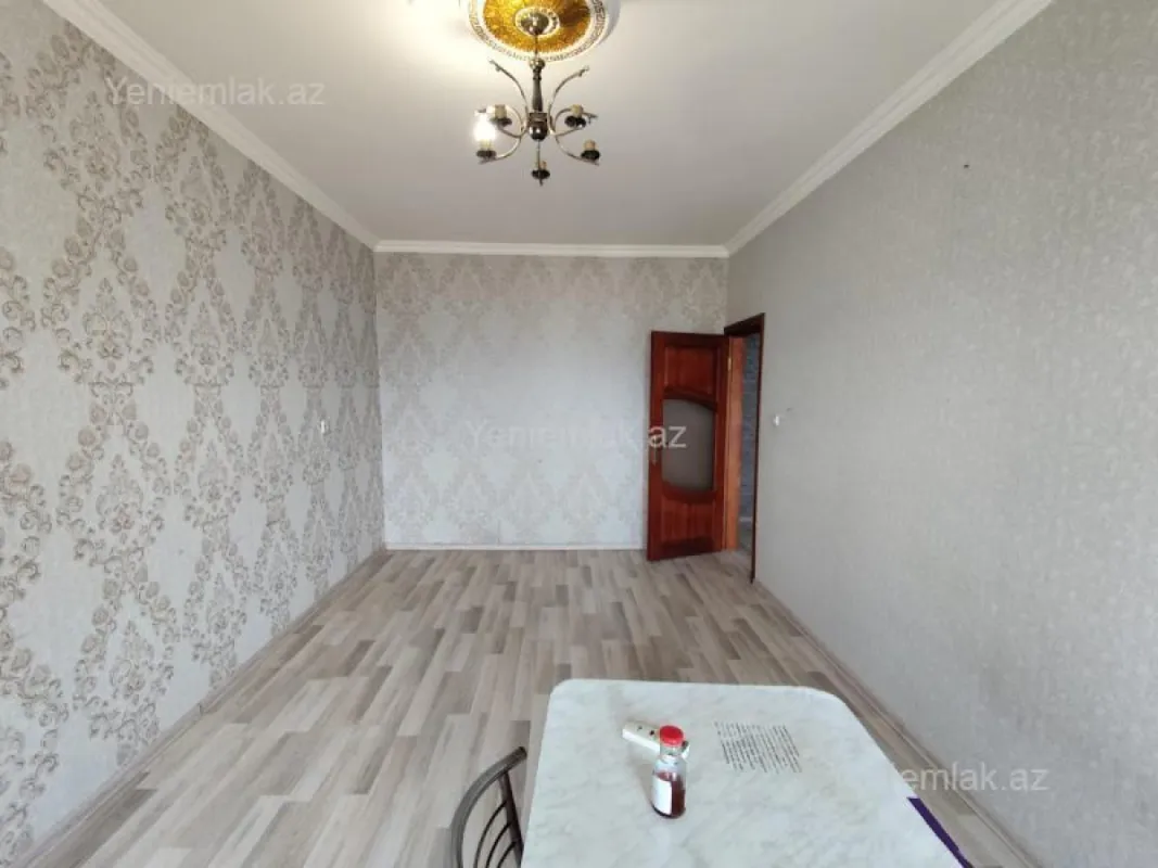 Satılır 2 otaqlı köhnə tikili 60 m²