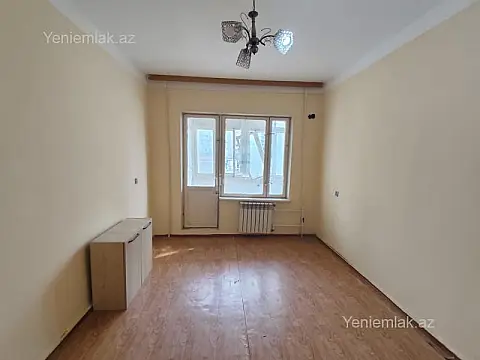 Satılır 2 otaqlı köhnə tikili 60 m²