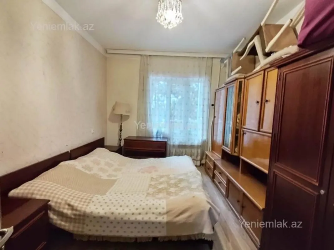 Satılır 3 otaqlı köhnə tikili 80 m²