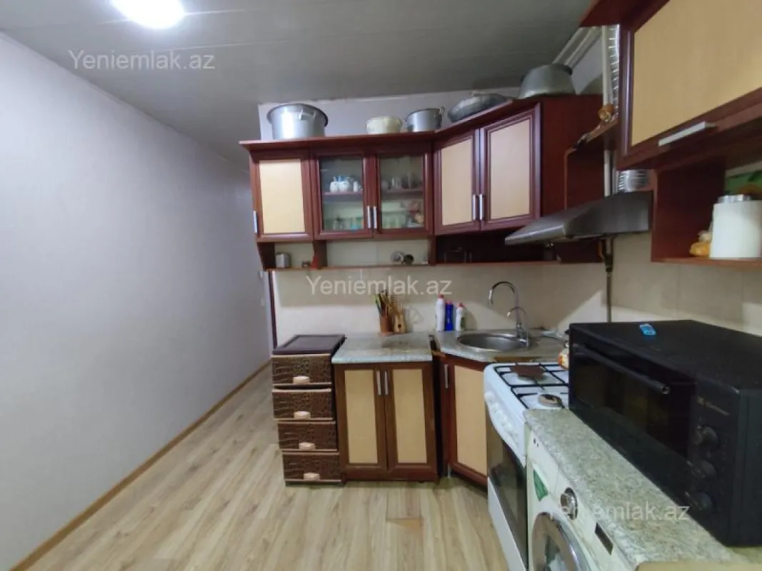 Satılır 3 otaqlı köhnə tikili 80 m²