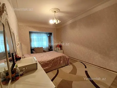 Satılır 3 otaqlı köhnə tikili 80 m²
