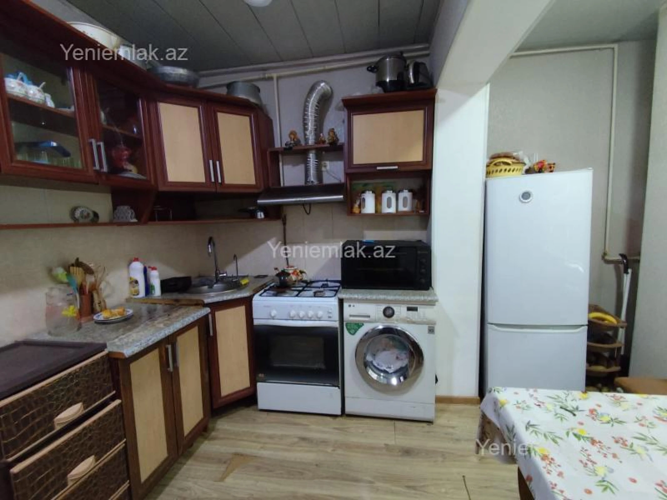 Satılır 3 otaqlı köhnə tikili 80 m²