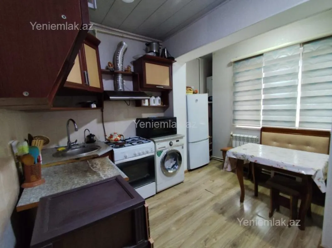 Satılır 3 otaqlı köhnə tikili 80 m²