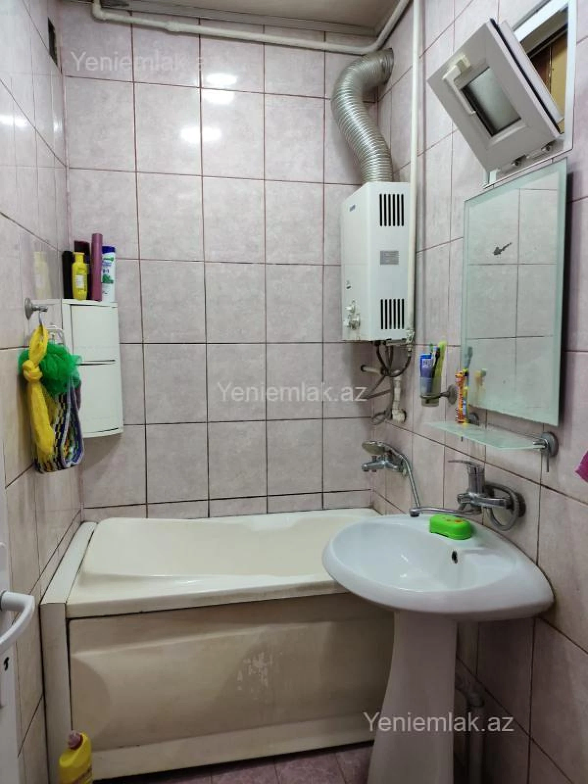 Satılır 3 otaqlı köhnə tikili 80 m²