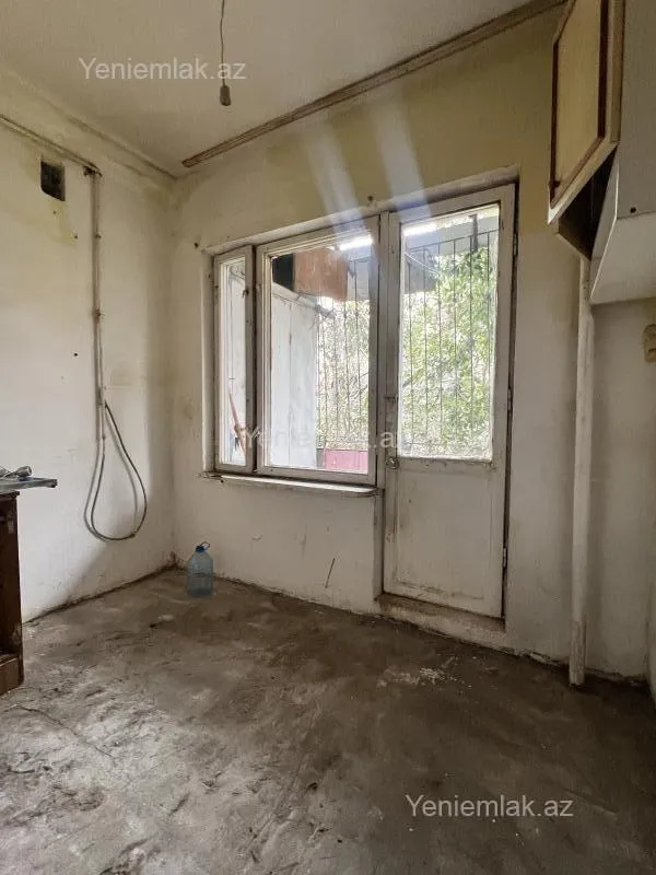 Satılır 4 otaqlı köhnə tikili 87 m²