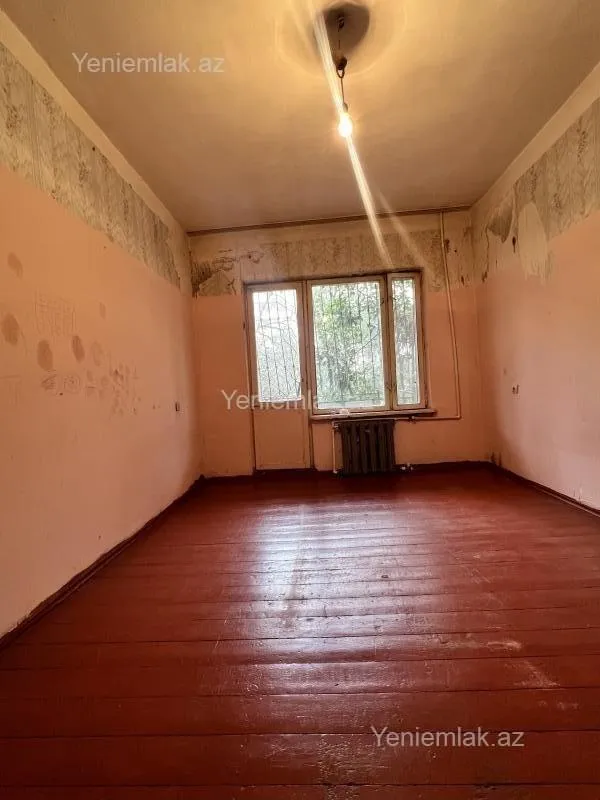 Satılır 4 otaqlı köhnə tikili 87 m²