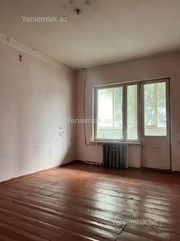 Satılır 4 otaqlı köhnə tikili 87 m²