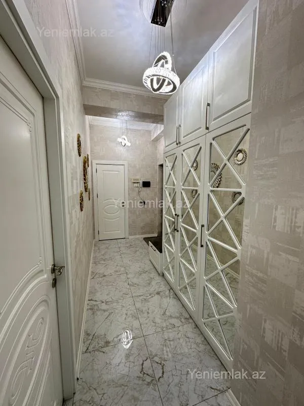 Satılır 2 otaqlı yeni tikili 70 m²