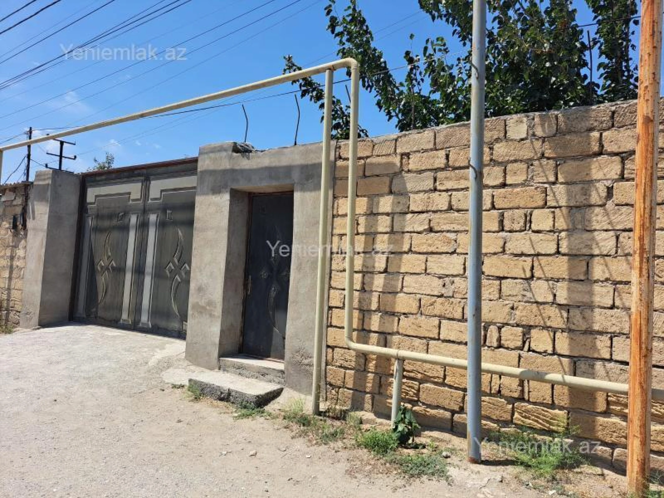 Satılır 8 otaqlı həyət evi 220 m²