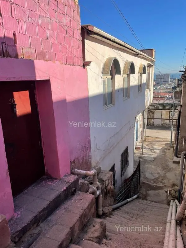 Satılır 6 otaqlı həyət evi 201 m²