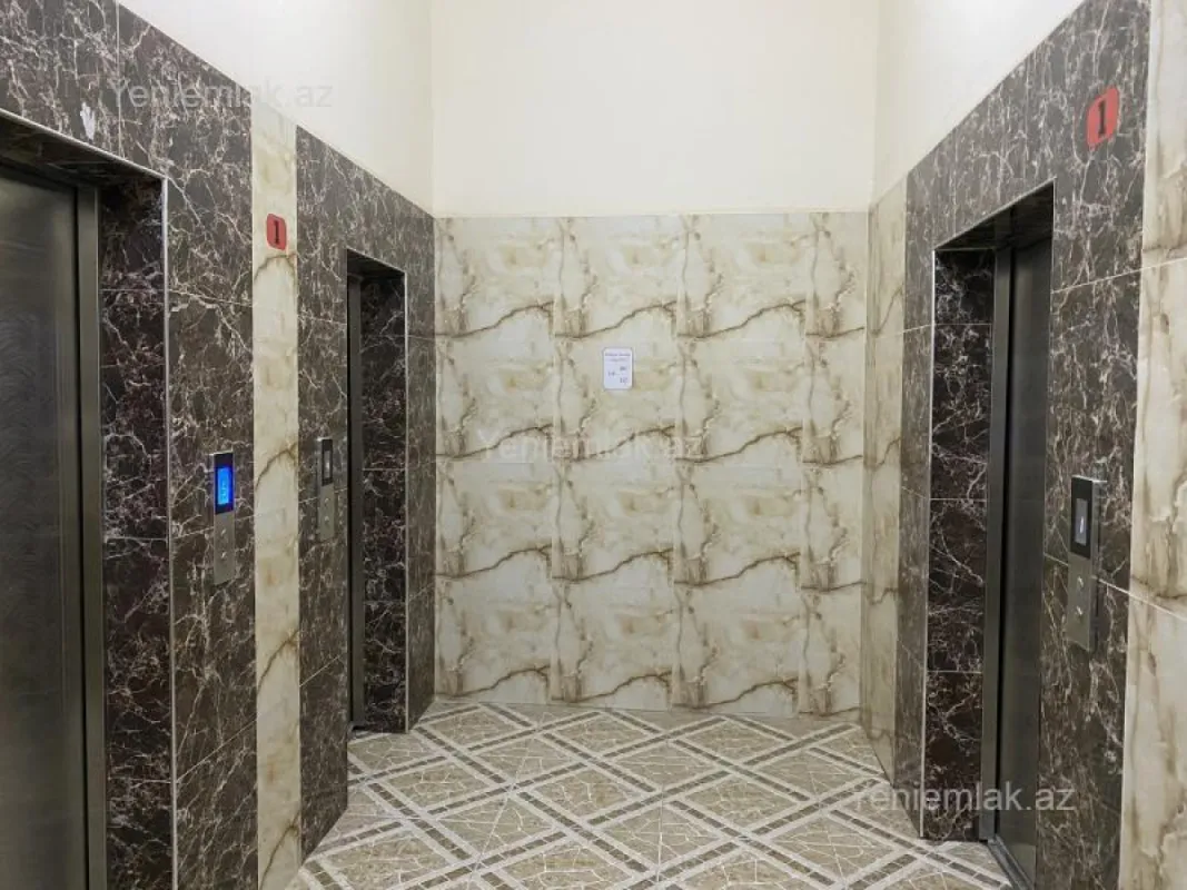 Satılır 3 otaqlı yeni tikili 130.3 m²