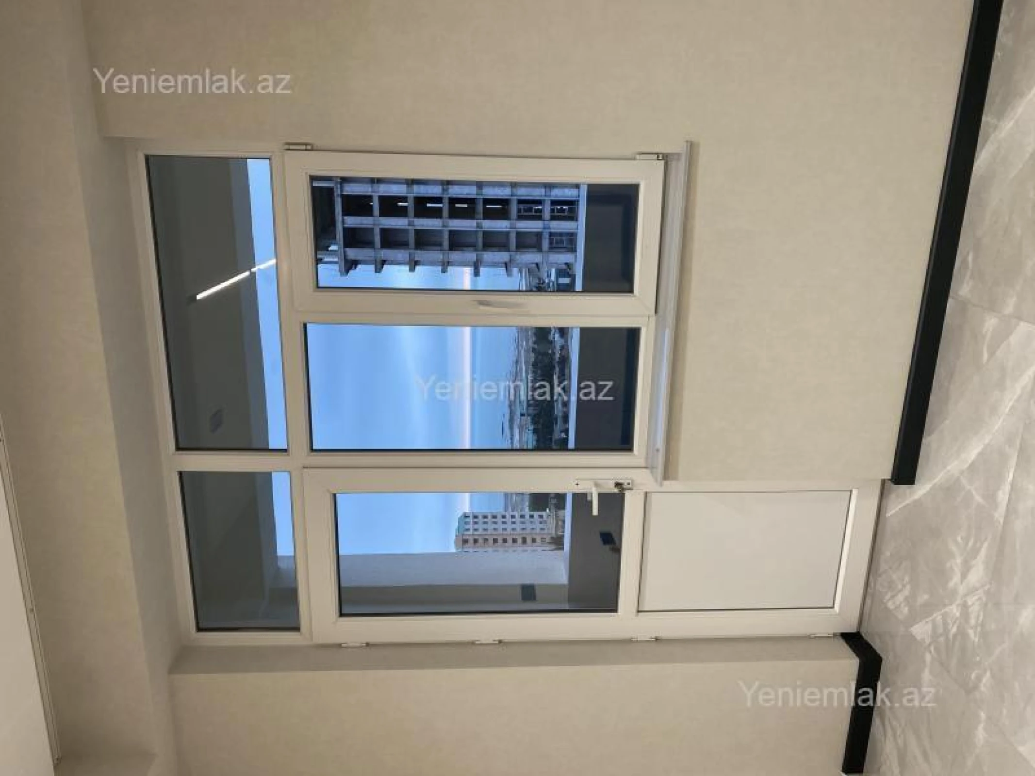 Satılır 3 otaqlı yeni tikili 130.3 m²