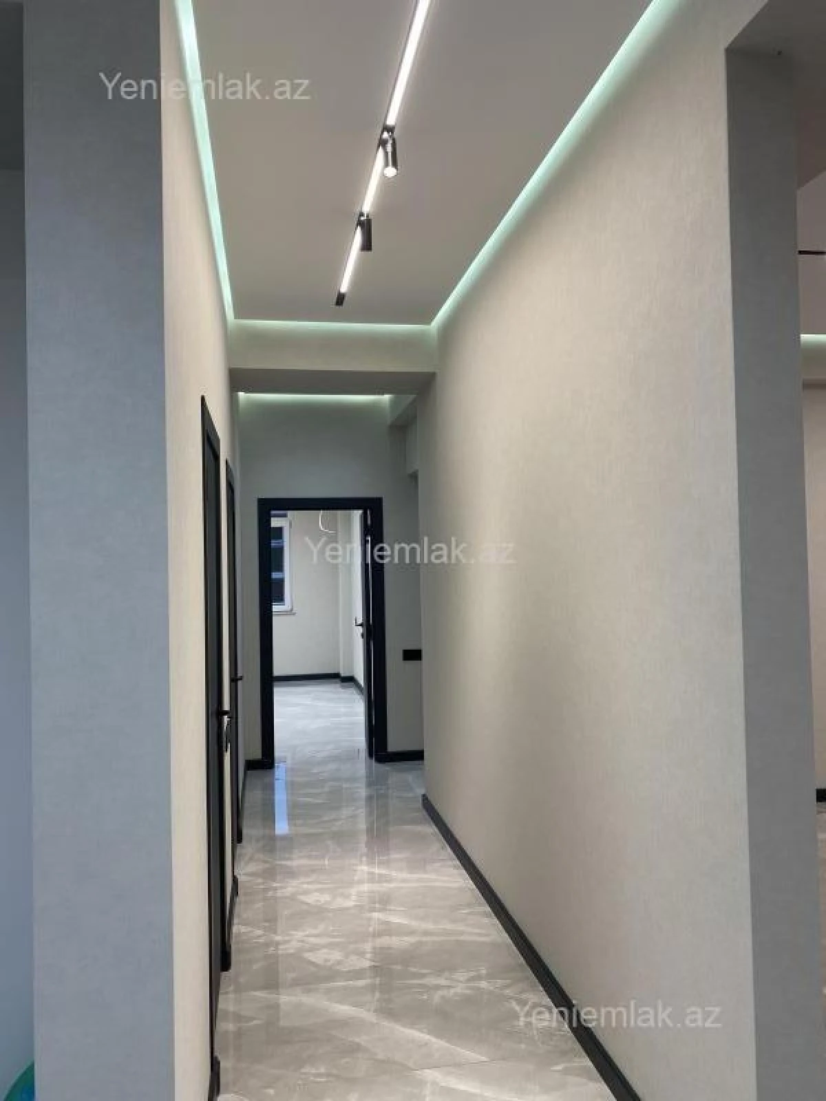 Satılır 3 otaqlı yeni tikili 130.3 m²