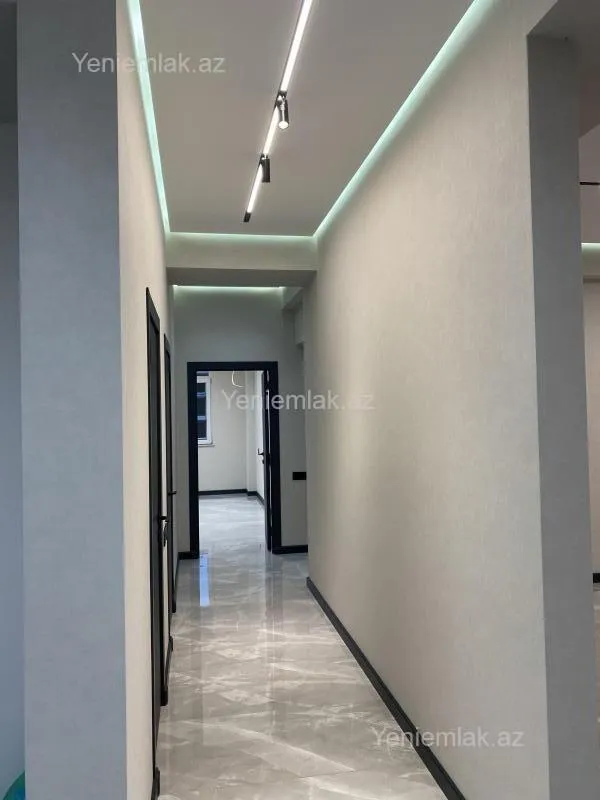 Satılır 3 otaqlı yeni tikili 130.3 m²