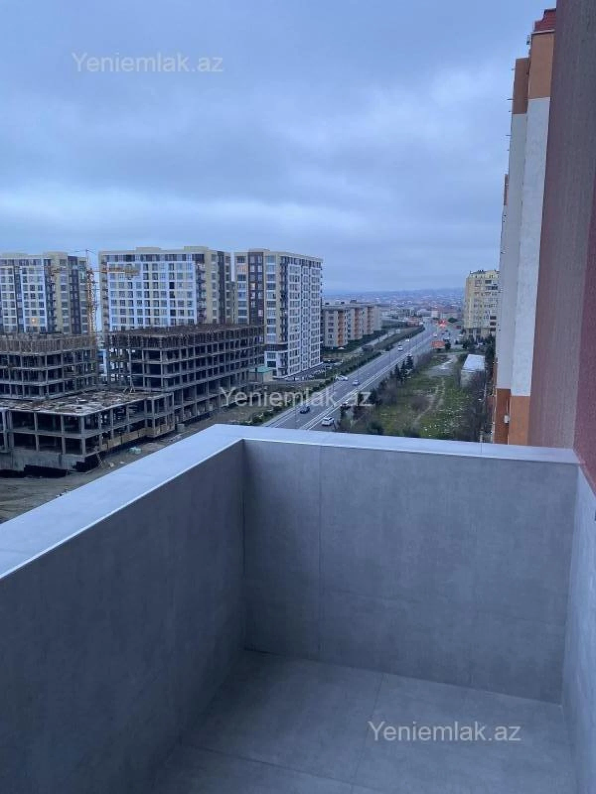 Satılır 3 otaqlı yeni tikili 130.3 m²
