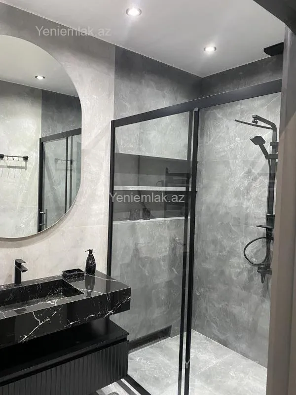 Satılır 3 otaqlı yeni tikili 130.3 m²