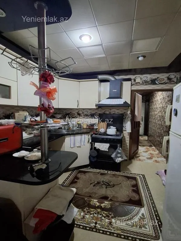 Satılır 1 otaqlı köhnə tikili 30 m²