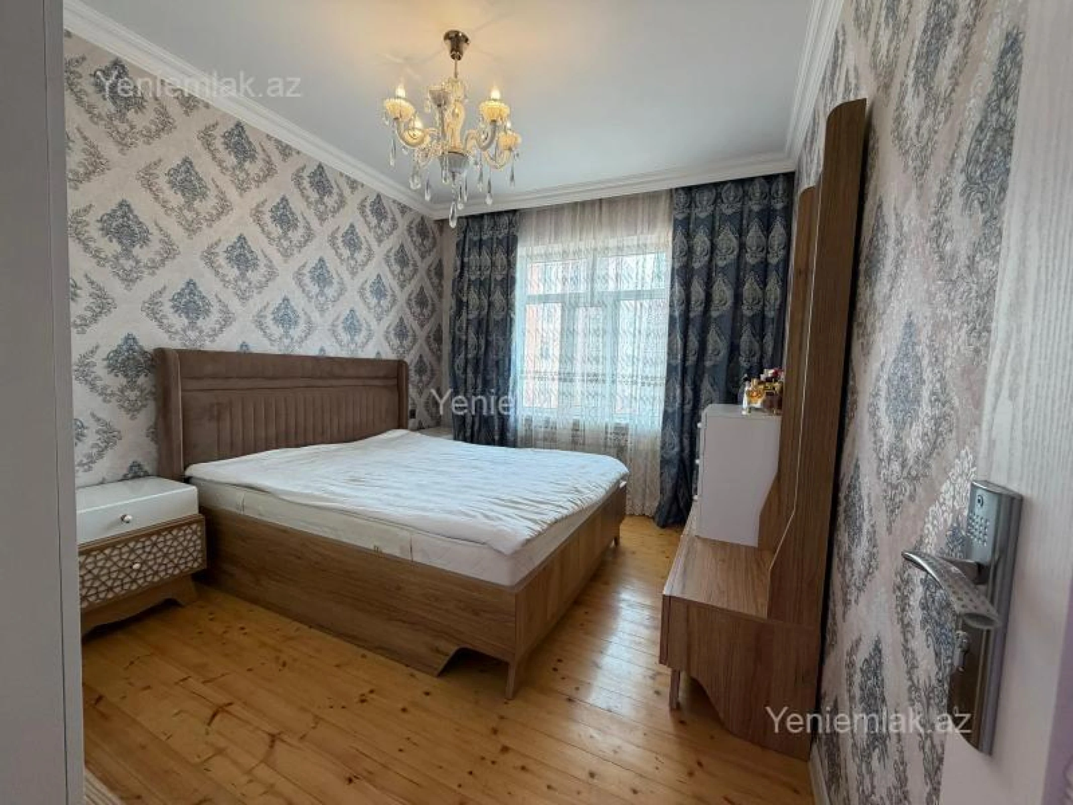 Satılır 3 otaqlı köhnə tikili 90 m²