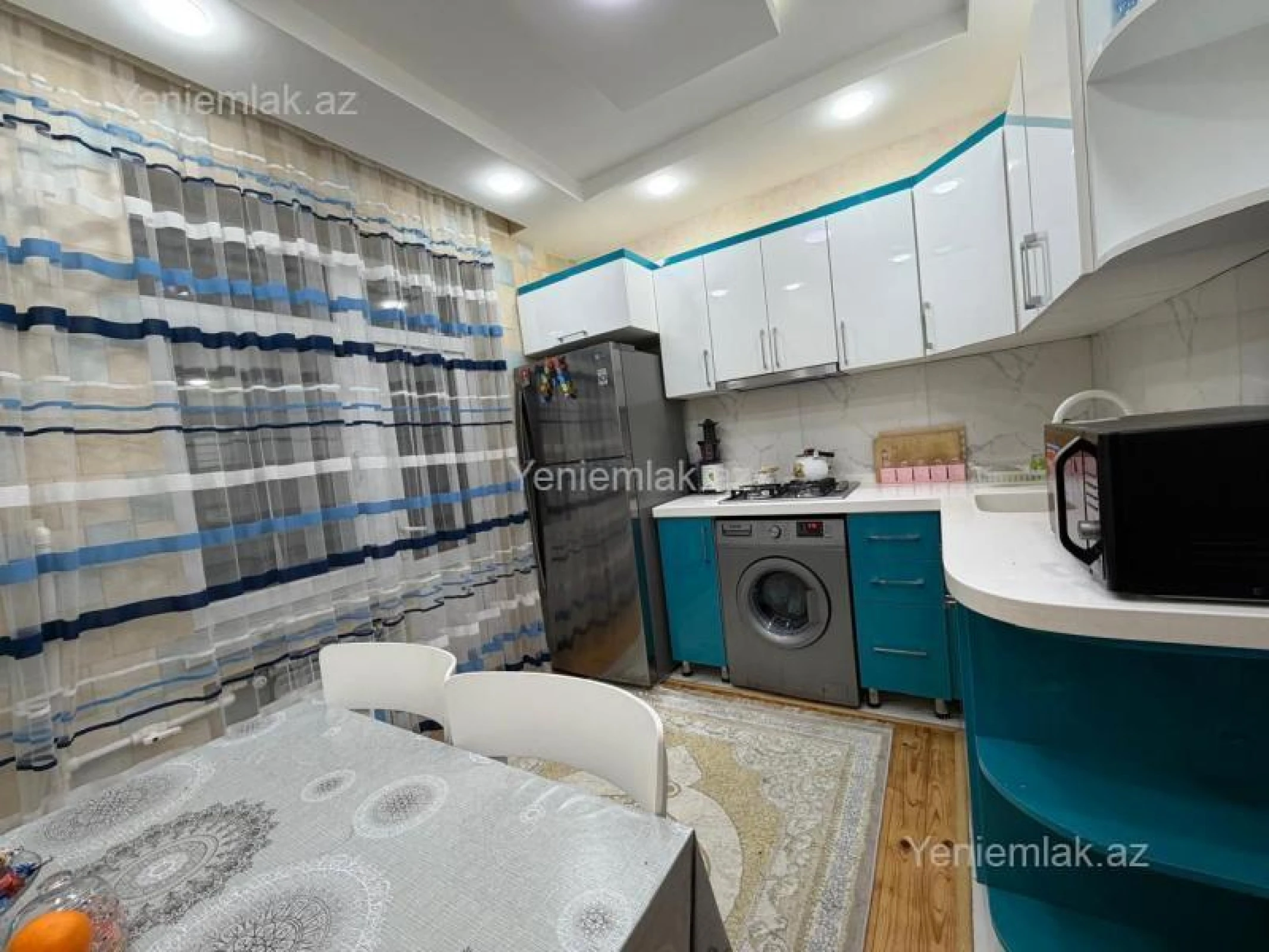 Satılır 3 otaqlı köhnə tikili 90 m²