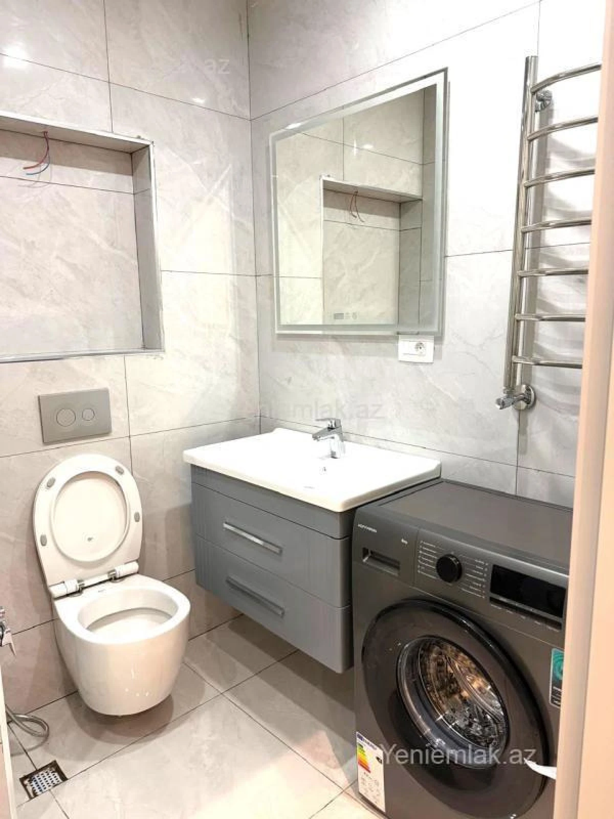 Satılır 2 otaqlı yeni tikili 100 m²