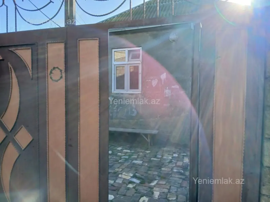 Satılır 4 otaqlı həyət evi 135 m²