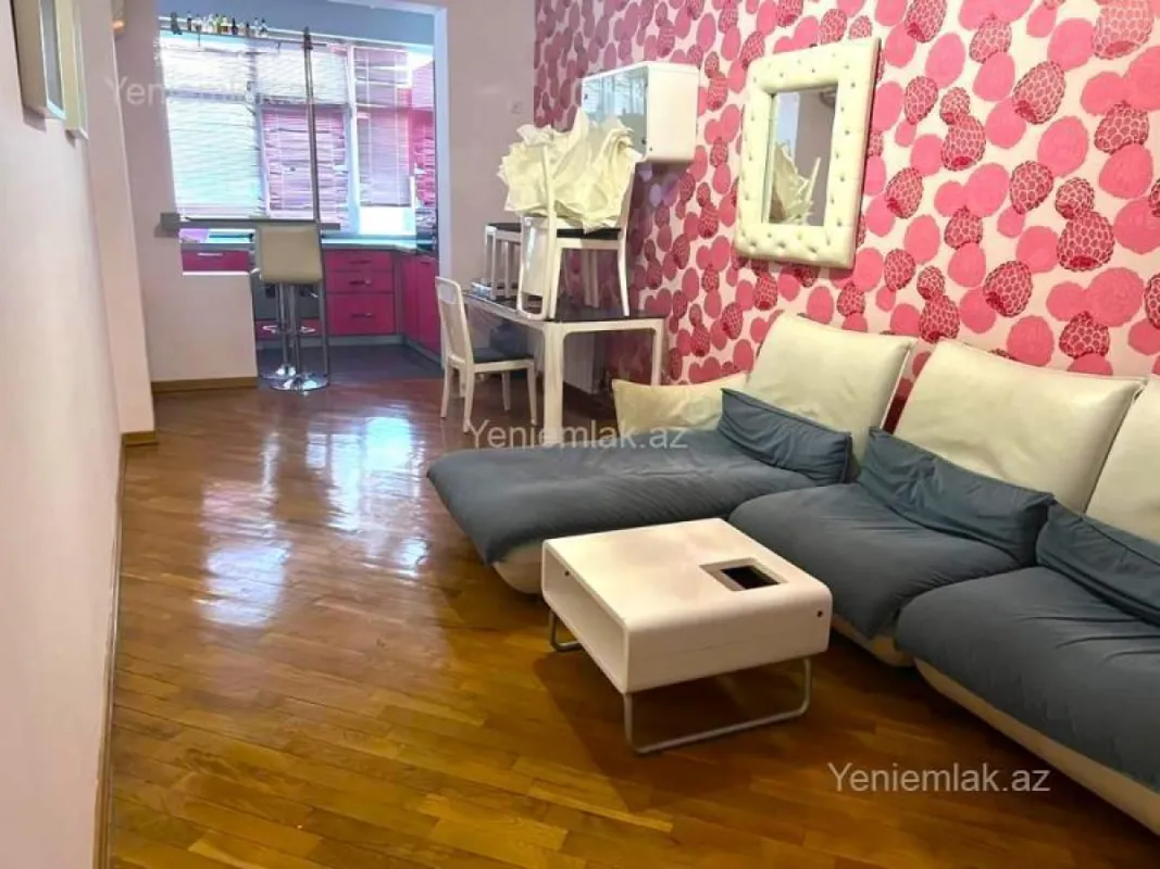Satılır 2 otaqlı yeni tikili 60 m²