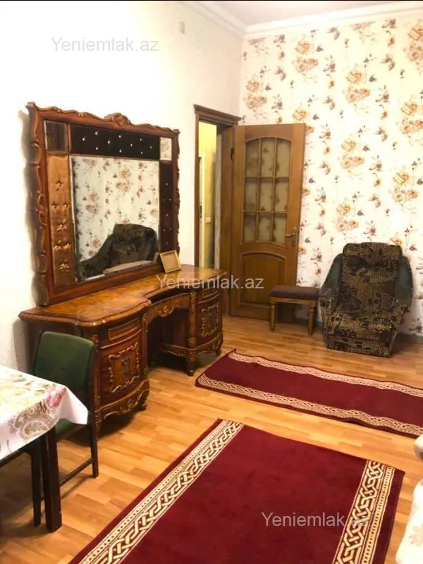 Satılır 2 otaqlı köhnə tikili 60 m²