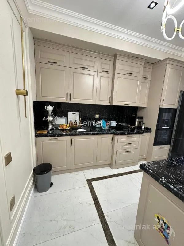 Satılır 3 otaqlı yeni tikili 120 m²