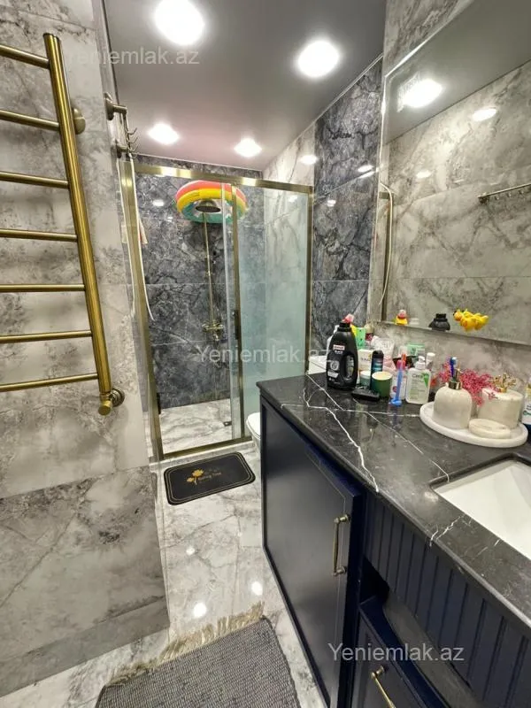 Satılır 3 otaqlı yeni tikili 120 m²