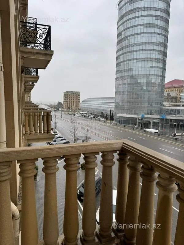 Satılır 2 otaqlı yeni tikili 60 m²