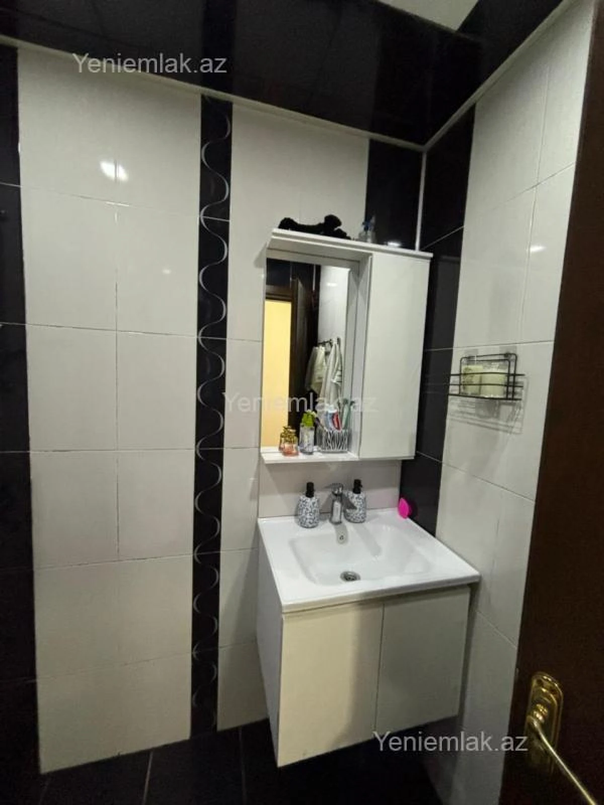 Satılır 2 otaqlı köhnə tikili 45 m²
