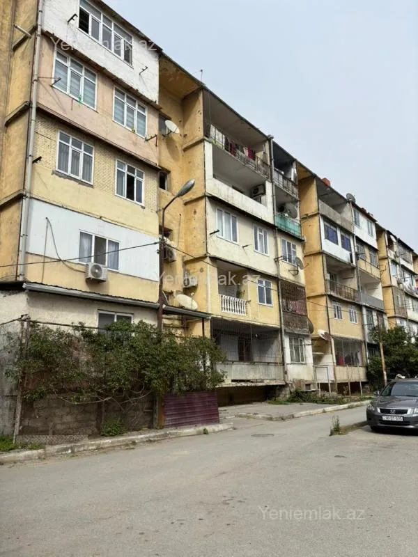 Satılır 2 otaqlı köhnə tikili 45 m²
