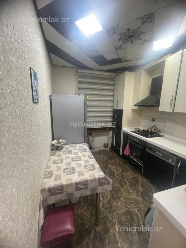 Satılır 3 otaqlı köhnə tikili 75 m²